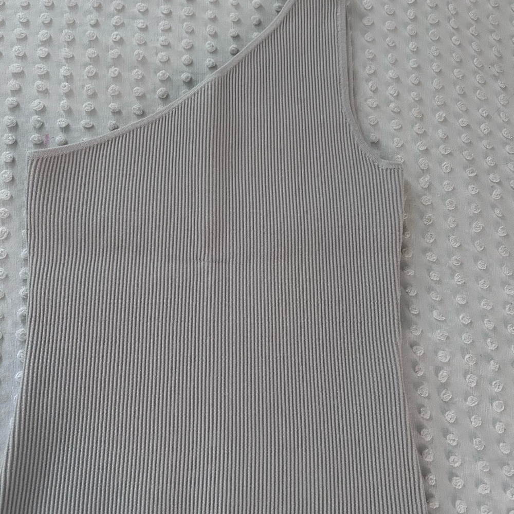 Gray Ribbed One-Shoulder Top - Picture 3 of 10
